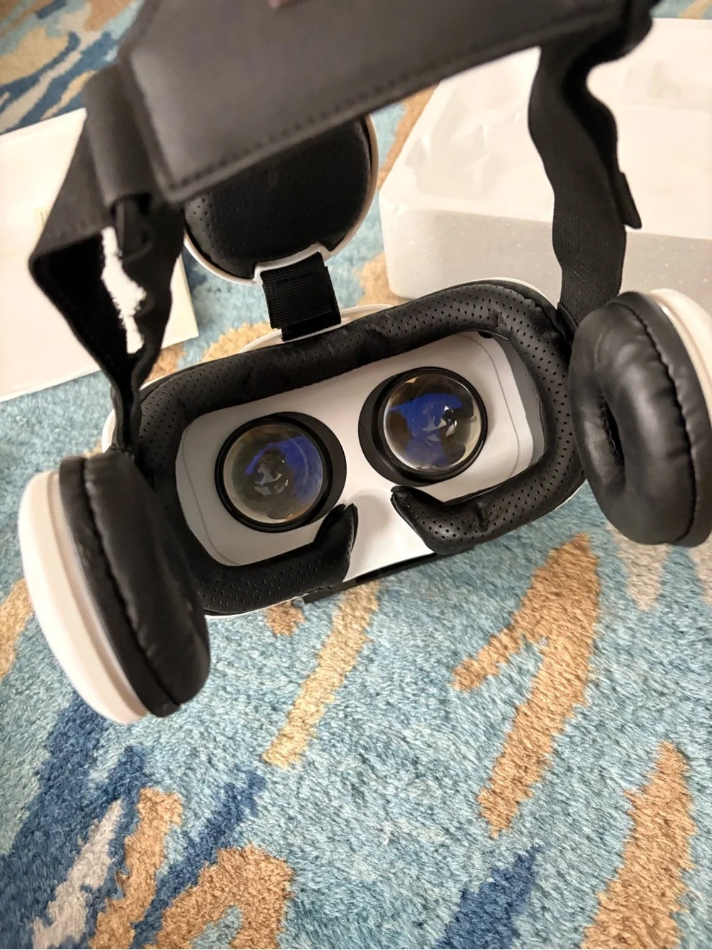 Xiaozhai Z4 Virtual Reality VR Glasses Headset with Bluetooth Remote